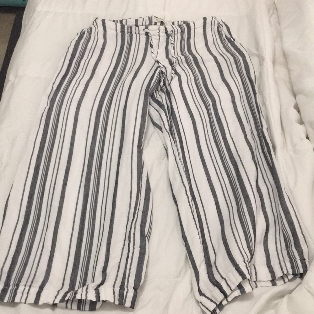 👖NWOT trendy gaucho pants👖
